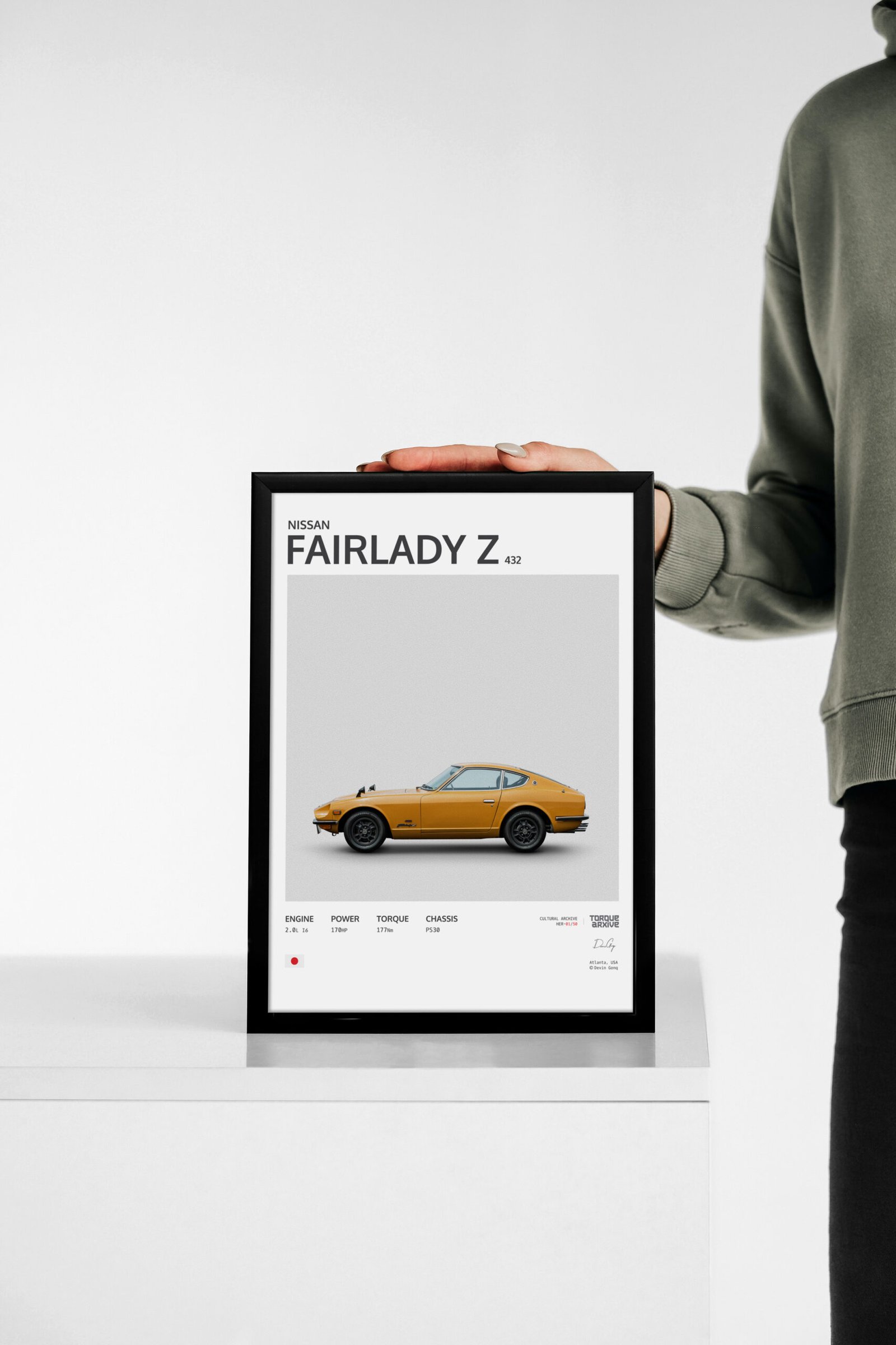 Nissan Fairlady Z 432 Safari Gold Hand Holding Frame